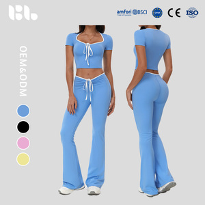 Conjunto de Yoga, Top <span class=keywords><strong>Corto</strong></span> de Manga Corta en Contraste y Pantalones Acampanados, Traje Deportivo para Exteriores - Product Image 1