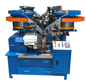 Machine de fabrication de vis à rivets aveugles à grande vitesse et entièrement automatique - Product Image 1