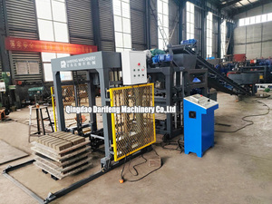 Machine à briques de pavé QT4-25, machine automatique de fabrication de blocs creux avec <span class=keywords><strong>plateforme</strong></span> <span class=keywords><strong>vibrante</strong></span> - Product Image 3