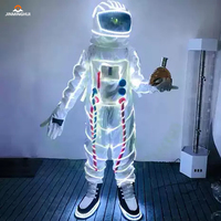 Offre Spéciale LED Costume de danse Robot échasses Costume avec gants Laser pour Club Halloween Cosplay vêtements vêtements espace Costume