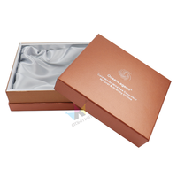 Boîte cadeau de demoiselle d'honneur de style coréen avec gaufrage et laminage mat, emballage en carton rigide personnalisé pour cadeau de mariage