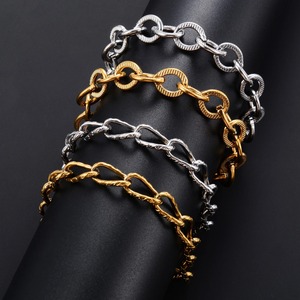 สร้อยข้อมือสแตนเลสสตีลลายนูนสไตล์พังก์สำหรับผู้หญิงผู้ชาย สร้อยข้อมือแบบหนา สไตล์ร็อค สร้อยข้อเท้า สร้อยข้อมือโลหะ เครื่องประดับ - Product Image 4