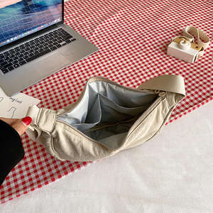 Bolso Bandolera de Nylon con Cremallera y Correa Cruzada, Diseño de Media Luna, Personalizable con Logotipo, para Mujer, Modelo 2026 - Product Image 3