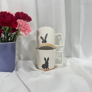 แก้วพอร์ซเลนสีขาวดีไซน์ใหม่ระดับมืออาชีพ ของขวัญทางธุรกิจ ลายกระต่ายน่ารัก เคลือบสีเงา คุณภาพพรีเมียม ปรับแต่งได้ - Product Image 4