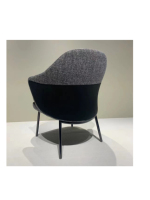 Fauteuil rembourré moderne, chaise longue incurvée avec revêtement en cuir bouclé et pieds en métal noir pour salon