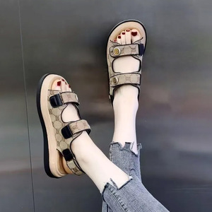 优惠价格女式皮革凉鞋钩环紧固件运动凉鞋女式平底凉鞋女设计师 - Product Image 2