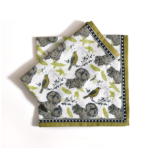 Serviettes en lin jetables imperméables brodées modernes faites à la main personnalisables 50cm X 50cm pour les repas de luxe mariages noël - Product Image 6