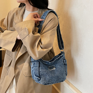 Sac à bandoulière personnalisé en gros, style rétro urbain, sac à bandoulière vintage en denim et toile mélangés pour femmes - Product Image 6