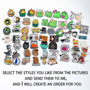 Pins en émail métallique Meme et badges à slogan en stock, broches de revers en gros, personnalisables directement en usine (incl. la personnalisation) Catalogue d'anime - Product Image 1