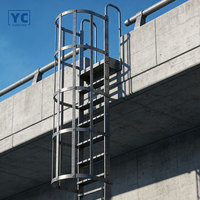Échelle d'urgence en acier, escalier métallique, plateforme, cage en acier, échelle à marches