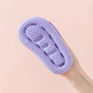 Grosir untuk Kuromi sandal musim panas anak-anak lucu kartun antiselip sepatu pantai dapat disesuaikan sol lembut sandal EVA untuk - Product Image 5