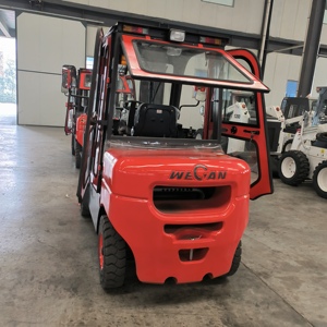 Carretilla elevadora con motor diésel de 3,5 T con palanca de cambios lateral y CA de cabina cerrada para uso en granja y terreno Carretilla elevadora de combustión interna - Product Image 3