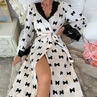 Robe de nuit de luxe en velours long avec dentelle et patchwork, col en V, fermeture à cordon, manches sexy à nœuds imprimés, grande taille, tenue d'intérieur