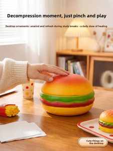 Jouet anti-stress en forme de hamburger, jouet sensoriel extensible et doux en TPR pour enfants et adultes - Product Image 6