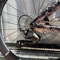 Ensemble de roues de vélo de course aérodynamique léger 7,9 kg KOZO2 en fibre de carbone avec dérailleur électronique 24 vitesses