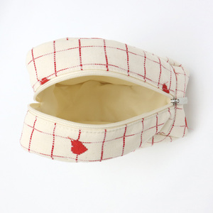 Wholesale Ins Style 3D <b>Heart</b> <b>Shaped</b> Makeup <b>Bag</b> Cotton Grid Red Pattern Portable Travel Cosmetic Organizer Zipper Toiletry Pouch - Product Image 4