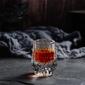 Verre à dégustation de whisky miniature de 20 ml avec base en or 24 carats, gobelets à shot avec motif diamant en relief - Product Image 5