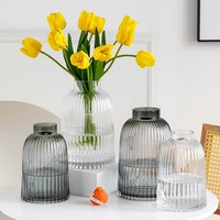 Vase en verre côtelé classique moderne Accessoire de décoration d'intérieur à fleur unique simple en différentes couleurs Décoration de table décorative artistique