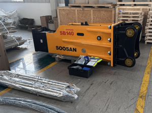 Ciseau hydraulique SOOSAN SB140 type boîte silencieux, 165 mm, pour démolition de roche et béton, compatible avec excavatrices de 30 à 45 tonnes - Product Image 5