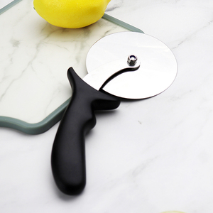 Affettatrice per pizza in acciaio inossidabile con ruota per pizza di forma rotonda classica per gli amanti della pizza per una facile pulizia della lavastoviglie - Product Image 4
