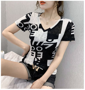 <span class=keywords><strong>Ropa</strong></span> de Verano, Nueva Moda, Camiseta Estampada de Manga Corta con Cuello en V, Top Femenino Ajustado y Delgado, Envío Directo - Product Image 6
