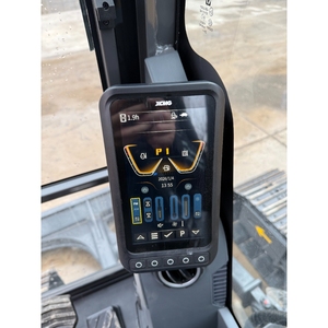 Excavadora de cadenas XE75GA de 7.5 toneladas de alta calidad con motor Kubota V2607, equipo de construcción con bajo consumo de combustible, en stock para la venta. - Product Image 5