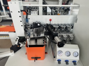 Máquina de Enchapado de Cantos PLC Totalmente Automática de Alta Eficiencia MF506 con Doble Recorte para Muebles de Madera, PVC y MDF, Fácil de Usar - Product Image 6