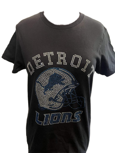 สติกเกอร์ติดเสื้อยืด หมวกกันน็อค ถุงของขวัญ ลายสี่เหลี่ยมจัตุรัส ดีไซน์ทีมดีทรอยต์ไลออนส์ ประดับคริสตัลและเพชรเทียมแบบรีดร้อน เป็นมิตรต่อสิ่งแวดล้อม - Product Image 3