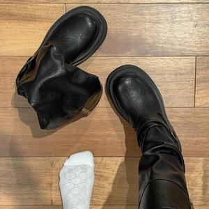 Botas de Plataforma con Tacón Grueso para Mujer, Color Negro, Estilo Retro Británico 2026, Botas que Aumentan la Estatura y Adelgazan la Figura - Product Image 2