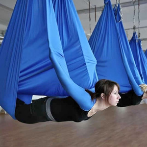 Tissu <span class=keywords><strong>de</strong></span> <span class=keywords><strong>hamac</strong></span> <span class=keywords><strong>de</strong></span> <span class=keywords><strong>Yoga</strong></span> <span class=keywords><strong>de</strong></span> vol d'air <span class=keywords><strong>de</strong></span> haute qualité <span class=keywords><strong>de</strong></span> 7M professionnel à faible étirement pour la balançoire aérienne d'Anti-gravité <span class=keywords><strong>de</strong></span> sports <span class=keywords><strong>de</strong></span> <span class=keywords><strong>Yoga</strong></span> - Product Image 3