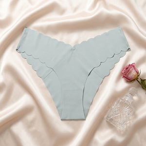 Culotte de bikini sans couture pour femme, bord ondulé festonné, en soie glacée, invisible, taille basse, respirante, pour le sport - Product Image 2