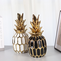 Table intérieure pour salon Accessoires dorés Intérieur de bureau Art moderne Céramique Décoration intérieure de luxe Or Ananas Décoration