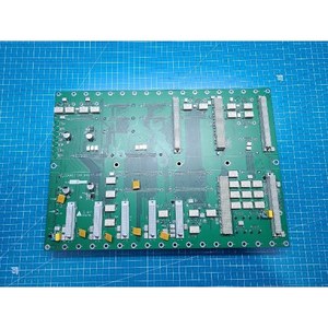 Connecteur de carte mère Lam Research 810-072906-005 - Product Image 1