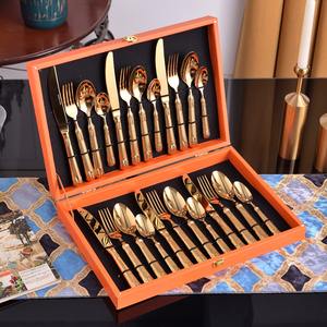 Ensemble de couverts de luxe en acier inoxydable 304 de style européen, personnalisé, très vendu, pour cadeaux d'affaires, finition poli miroir doré et argenté - Product Image 1