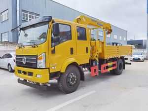 Grúa Montada en Camión Dongfeng 4x2 |   Elevador Telescópico Quancai de Doble Cabina 3-7T Huade con Altura de Elevación de 10m y Alta Eficiencia - Product Image 2