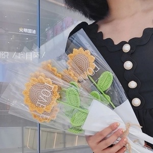 สินค้าของขวัญสร้างสรรค์ใหม่ปี 2025 ดอกไม้ถักทำมือจากไหมพรมฝ้าย ดอกทานตะวันโครเชต์ สำหรับของขวัญงานแต่งงานและวันเกิด - Product Image 4