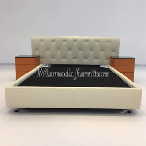 Letto Matrimoniale King Size in Pelle Beige Design Italiano HL per Camere da Letto di Ville di Lusso - Product Image 6