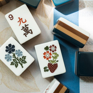 En gros, en stock : Nouvel ensemble de Mahjong de voyage moderne et personnalisé, en acrylique gravé, de luxe, avec tuiles de Mahjong américaines - Product Image 3