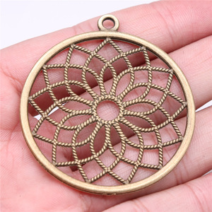 Colgante Redondo Mandala Calado 49x49mm de Aleación de Zinc Plateado Antiguo para <span class=keywords><strong>Atrapasueños</strong></span> de Pared - Product Image 6