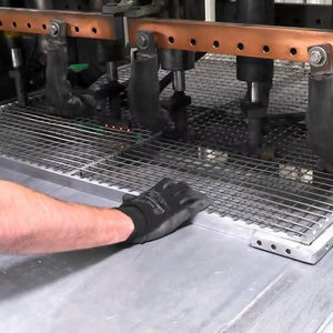 공장 가격 녹슬지 않는 2X2 3X3 아연 도금 소 3D 용접 금속 와이어 메쉬 울타리 패널 농장 펜싱 용 가축 - Product Image 4