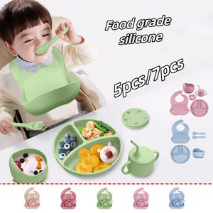 Vente en gros <span class=keywords><strong>de</strong></span> tapis pour bébé sans BPA tasse diviseur écologique pour enfants cuillère vaisselle en silicone ensemble d'alimentation pour bébé bol à <span class=keywords><strong>ventouse</strong></span> plaque en silicone - Product Image 3