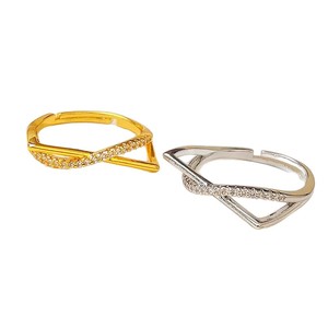 Anello Geometrico Regolabile Aperto, Anello Moderno da Donna - Product Image 1