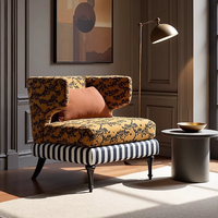 Fauteuil en bois massif de style américain du milieu du siècle, antique, pour petit salon