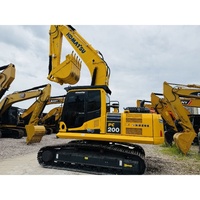 Excavatrice sur chenilles Komatsu PC200 d'occasion, 20 tonnes, populaire au Japon, équipement de construction et de terrassement prêt à être expédié