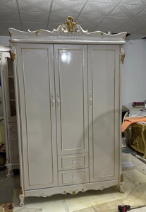 Armario de Dormitorio de Madera Maciza de Estilo Francés Clásico Europeo de Lujo con Diseño Tallado y Gabinete para Almacenamiento de Ropa - Product Image 6