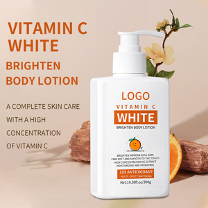 Lotion corporelle hydratante blanchissante à l'acide hyaluronique et à la vitamine C végétalienne avec logo personnalisé pour adultes 480 ml - Product Image 4