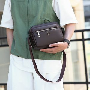 Nouveau sac bandoulière unisexe personnalisé en cuir PU, sac à bandoulière en cuir personnalisé, petit sac messager pour homme - Product Image 5