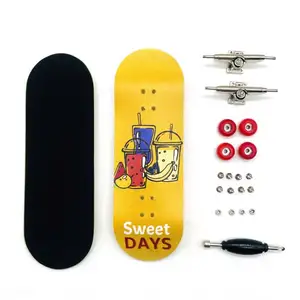 Five-layer maple bearing alloy wheel fingertip skateboard field swing toy professional patterned finger skateboard