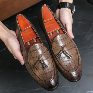 Chaussures habillées et Richelieu en cuir italien pour hommes, style marche, les plus vendues 2026, mocassins de mariage et de fête, chaussures classiques en cuir texturé. - Product Image 1