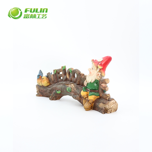 Figura Decorativa de Gnomo de Jardín de Resina de Tamaño Real (14.57 pulgadas) <span class=keywords><strong>Sentado</strong></span> en Sofá de Madera con Pájaros para Decoración del Hogar, Venta al Por Mayor - Product Image 3